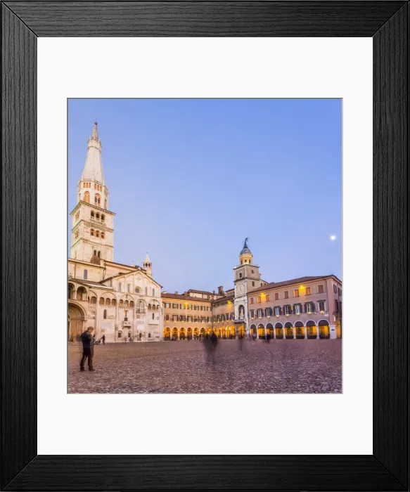 Framed Print : Modena, Emilia Romagna, Italy. Piazza Grande and Duomo Cathedral at sunset Framed Print : Modena, Emilia Romagna, Italy. Piazza Grande and Duomo Cathedral at sunset
