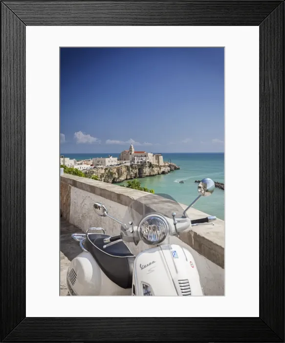 Framed Print : Italy, Italia. Apulia, Puglia, Foggia district Framed Print : Italy, Italia. Apulia, Puglia, Foggia district
