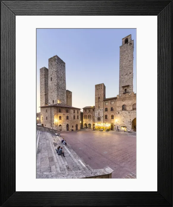 Framed Print : Italy, Italia. Tuscany, Toscana. Siena district, Val d Elsa, San Gimignano Framed Print : Italy, Italia. Tuscany, Toscana. Siena district, Val d Elsa, San Gimignano
