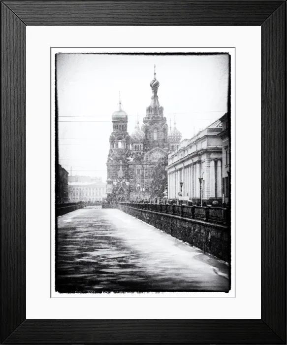Framed Print : View towards Church of our Saviour on the spilled blood, Saint Petersburg, Russia Framed Print : View towards Church of our Saviour on the spilled blood, Saint Petersburg, Russia