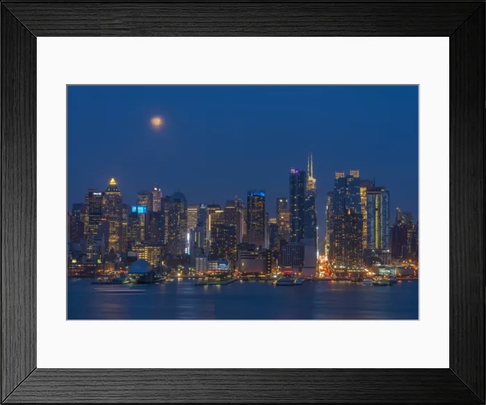 Framed Print : USA, New York, Manhattan, Midtown Skyline seen from New Jersey Framed Print : USA, New York, Manhattan, Midtown Skyline seen from New Jersey