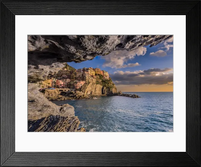Framed Print : Manarola, Cinque Terre, Liguria, Italy Framed Print : Manarola, Cinque Terre, Liguria, Italy