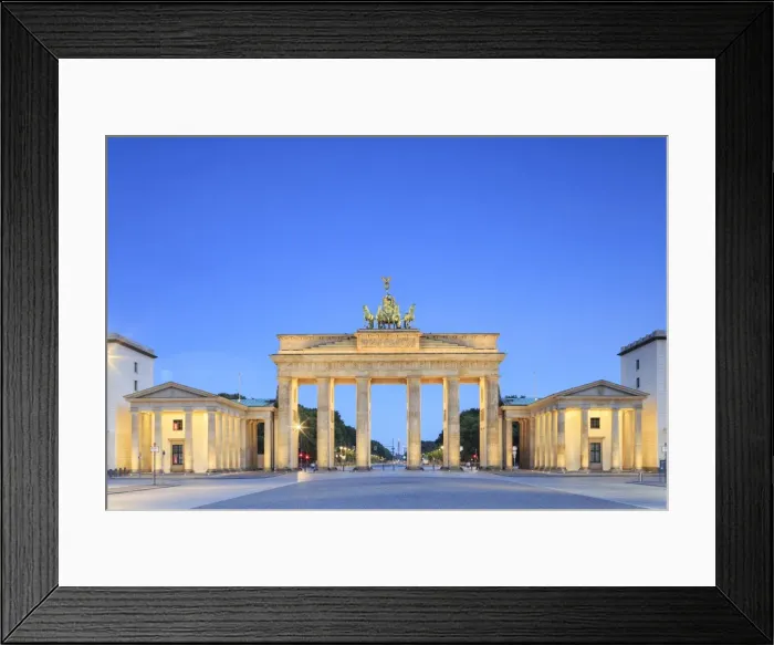 Framed Print : Germany, Deutschland. Berlin. Berlin Mitte. Brandenburg Gate, Brandenburger Tor Framed Print : Germany, Deutschland. Berlin. Berlin Mitte. Brandenburg Gate, Brandenburger Tor