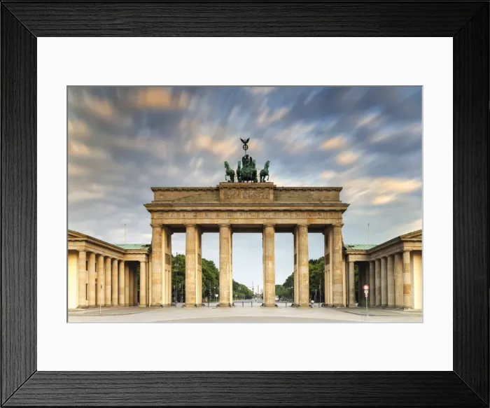 Framed Print : Germany, Deutschland. Berlin. Berlin Mitte. Brandenburg Gate, Brandenburger Tor Framed Print : Germany, Deutschland. Berlin. Berlin Mitte. Brandenburg Gate, Brandenburger Tor