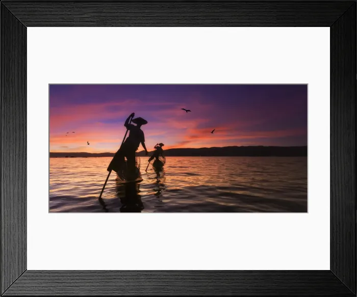 Framed Print : Myanmar (Burma), Shan State, Inle Lake, local fishermen at sunset Framed Print : Myanmar (Burma), Shan State, Inle Lake, local fishermen at sunset
