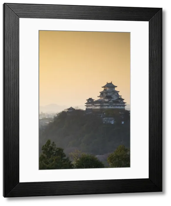 Framed Print : Himeji Castle (UNESCO World Heritage site) at dawn, Himeji, Kansai, Honshu, Japan Framed Print : Himeji Castle (UNESCO World Heritage site) at dawn, Himeji, Kansai, Honshu, Japan
