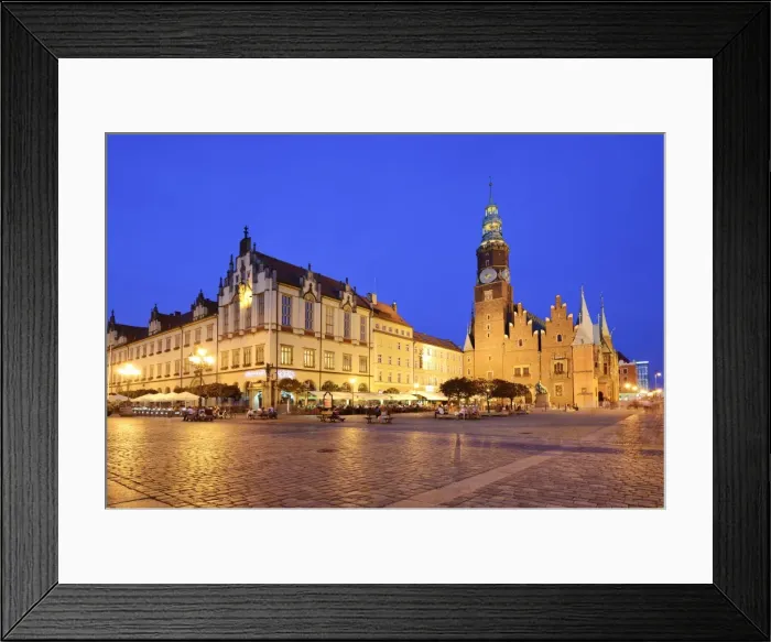 Framed Print : The Rynek (Market Square) and the Old Town Hall (Stary Ratusz) Framed Print : The Rynek (Market Square) and the Old Town Hall (Stary Ratusz)