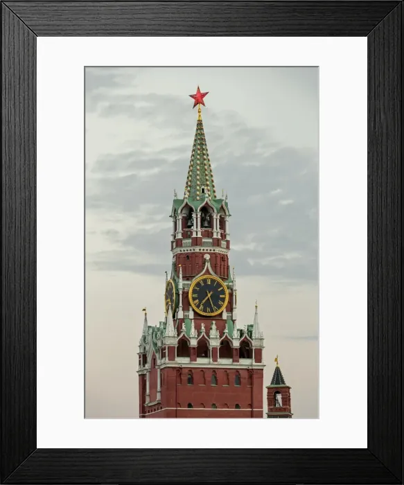 Framed Print : The Kremlin clocktower in Red Square, Moscow, Russia
