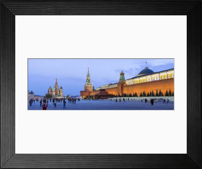 Framed Print : St Basils Cathedral and the Kremlin in Red Square, Moscow, Russia Framed Print : St Basils Cathedral and the Kremlin in Red Square, Moscow, Russia