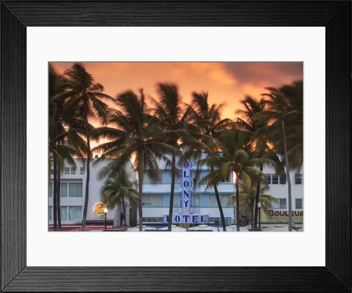 Framed Print : U. S. A, Miami, Miami Beach, South Beach, Art Deco Hotels on Ocean drive Framed Print : U. S. A, Miami, Miami Beach, South Beach, Art Deco Hotels on Ocean drive