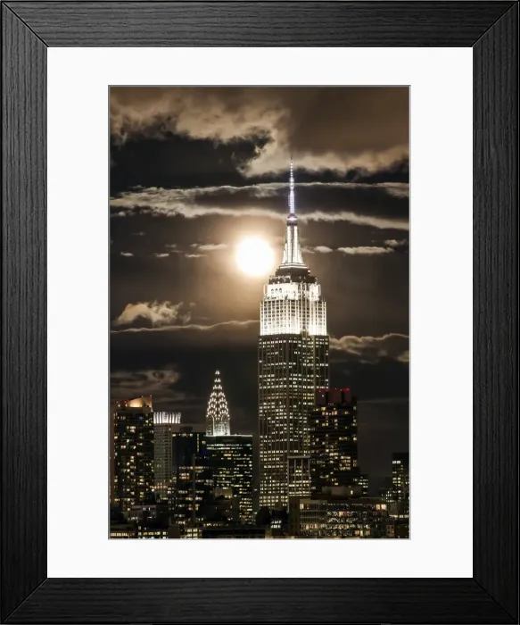 Framed Print : Manhattan, Moonrise over the Empire State Building and Midtown Manhattan looking Framed Print : Manhattan, Moonrise over the Empire State Building and Midtown Manhattan looking