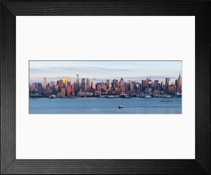 Framed Print : Manhattan, view of the Empire State Building and Midtown Manhattan across the Hudson River Framed Print : Manhattan, view of the Empire State Building and Midtown Manhattan across the Hudson River