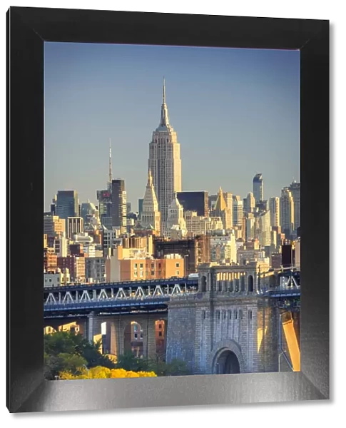 USA, New York, New York City, Manhattan Bridge and Empire State Building
