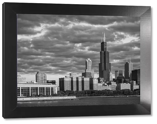 USA, Illinois, Midwest, Cook County, Chicago, Shedd Aquarium and skyline