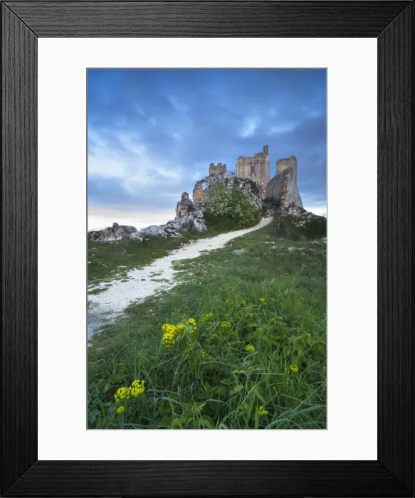 Framed Print : Italy, Abruzzo, The castle of Rocca Calascio and the ruins of the old village Framed Print : Italy, Abruzzo, The castle of Rocca Calascio and the ruins of the old village