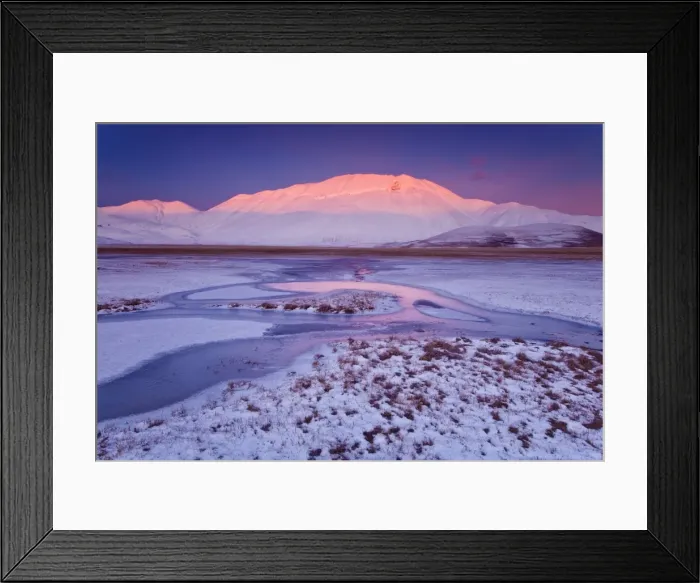 Framed Print : Italy, Marche, Fantastic sunset at -18 a on the plain of Castelluccio di Norcia Framed Print : Italy, Marche, Fantastic sunset at -18 a on the plain of Castelluccio di Norcia
