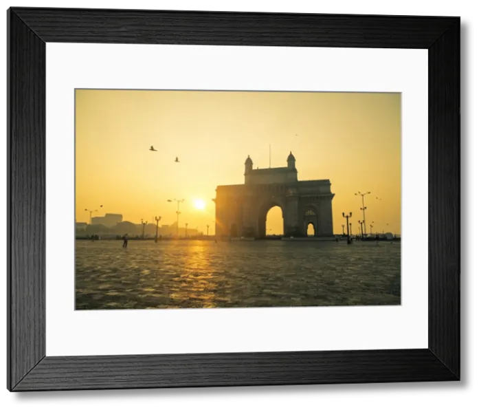 Framed Print : India, Maharashtra, Mumbai, Gateway of India, the Gateway of India at dawn Framed Print : India, Maharashtra, Mumbai, Gateway of India, the Gateway of India at dawn