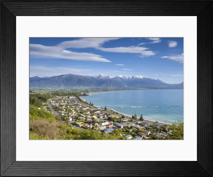 Framed Print : Elevated view over the picturesque coastal town of Kaikoura, Kaikoura, South Island Framed Print : Elevated view over the picturesque coastal town of Kaikoura, Kaikoura, South Island