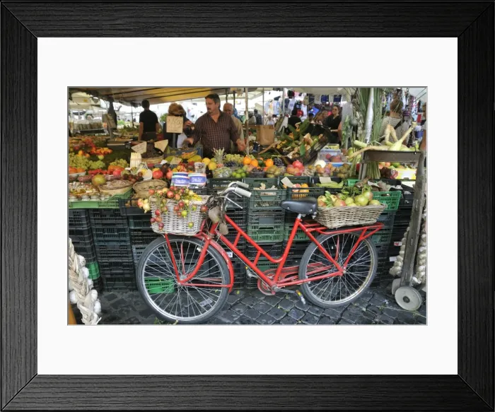 Framed Print : Campo de Fiori food market. Rome, Italy Framed Print : Campo de Fiori food market. Rome, Italy