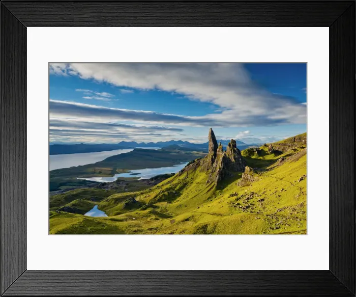 Framed Print : Old Man of Storr, Isle of Skye, Scotland Framed Print : Old Man of Storr, Isle of Skye, Scotland