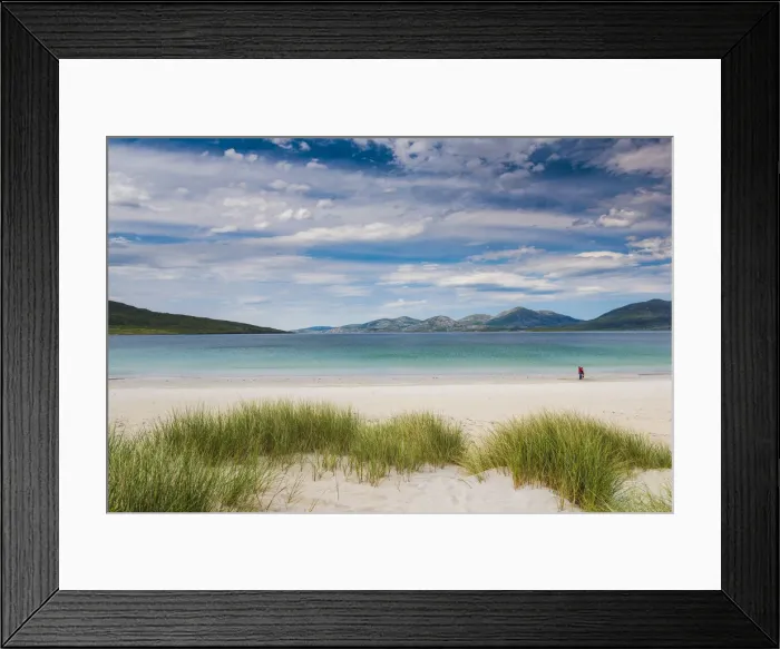 Framed Print : Couple Walking Luskentyre Beach, Isle of Harris, Outer Hebrides, Scotland Framed Print : Couple Walking Luskentyre Beach, Isle of Harris, Outer Hebrides, Scotland