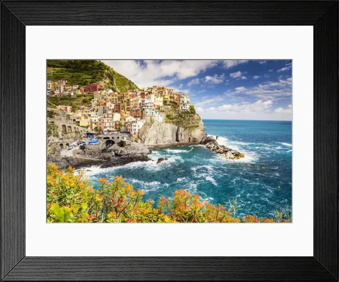 Framed Print : Manorola, Cinque Terre, Liguria, Italy Framed Print : Manorola, Cinque Terre, Liguria, Italy