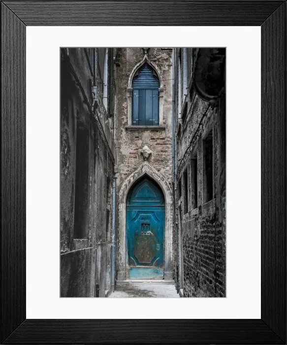 Framed Print : Venice, Veneto, Italy. Blue moorish door in a narrow street Framed Print : Venice, Veneto, Italy. Blue moorish door in a narrow street