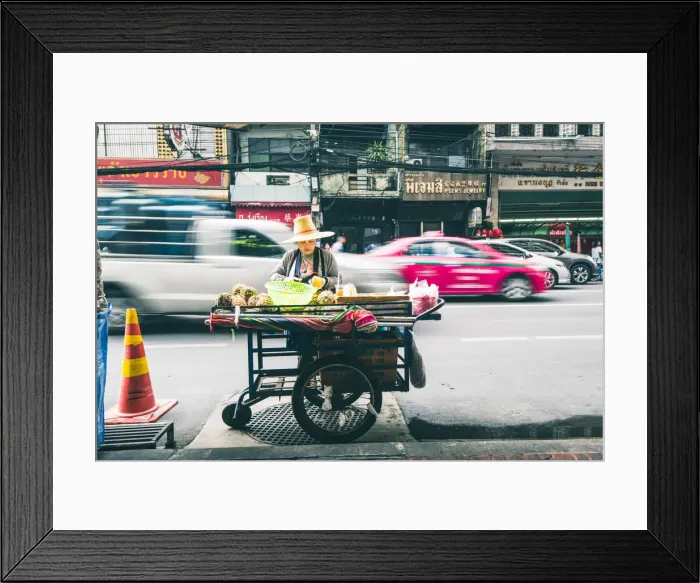 Framed Print : Samphanthawong (Chinatown), Bangkok, Thailand. Street food vendor Framed Print : Samphanthawong (Chinatown), Bangkok, Thailand. Street food vendor