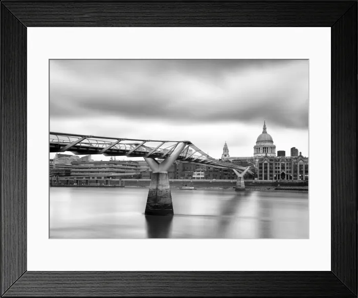 Framed Print : A view towards the Millennium Bridge and St Paulas Cathedral, London, England
