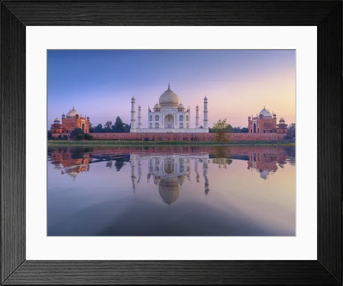 Framed Print : India, the Taj Mahal mausoleum reflecting in the Yamuna river at sunset Framed Print : India, the Taj Mahal mausoleum reflecting in the Yamuna river at sunset
