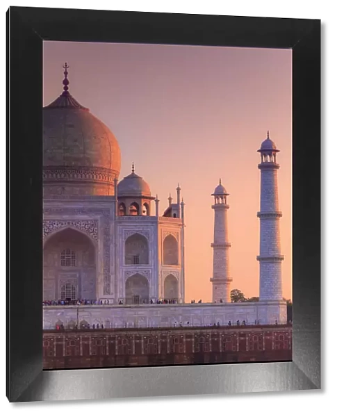 India, details of Taj Mahal memorial at sunset