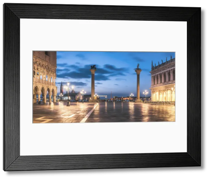Framed Print : Venice, Veneto, Italy. Piazzetta San Marco at dusk Framed Print : Venice, Veneto, Italy. Piazzetta San Marco at dusk