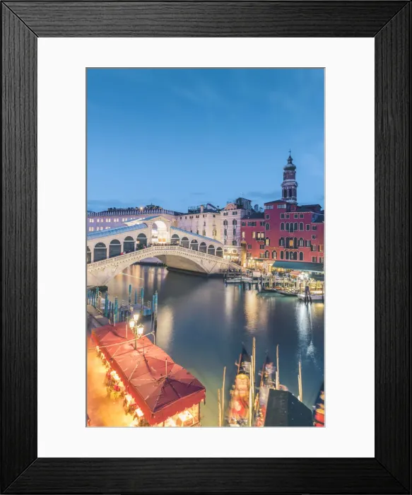 Framed Print : Venice, Veneto, Italy. Rialto bridge and Grand Canal at dusk Framed Print : Venice, Veneto, Italy. Rialto bridge and Grand Canal at dusk