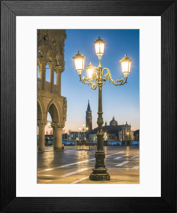 Framed Print : Venice, Veneto, Italy. Piazzetta San Marco and Doges palace at dusk Framed Print : Venice, Veneto, Italy. Piazzetta San Marco and Doges palace at dusk
