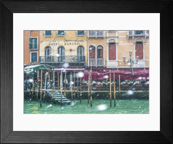 Framed Print : Venice, Veneto, Italy. Snowfall at Grand Canal (Canal Grande)