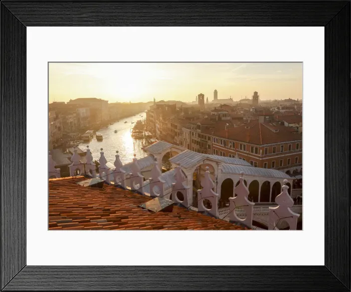 Framed Print : The view on Canal Grande and Rialto Bridge from Panoramic Terrace of Fondaco dei Tedeschi Framed Print : The view on Canal Grande and Rialto Bridge from Panoramic Terrace of Fondaco dei Tedeschi