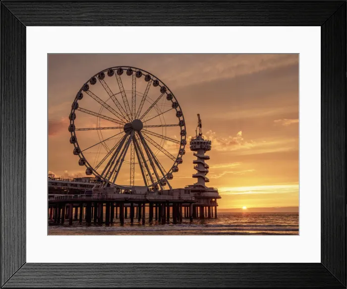 Framed Print : Pier and Ferris Wheel in Scheveningen, sunset, The Hague, South Holland, The Netherlands