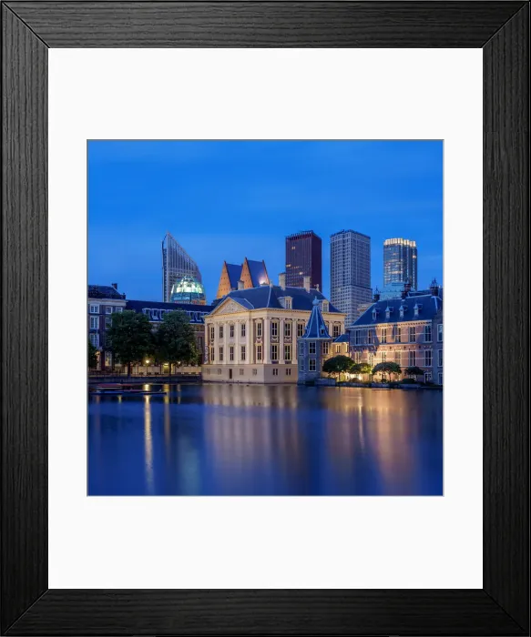 Framed Print : View over Hofvijver towards Mauritshuis Art Museum and City Center, twilight, The Hague Framed Print : View over Hofvijver towards Mauritshuis Art Museum and City Center, twilight, The Hague