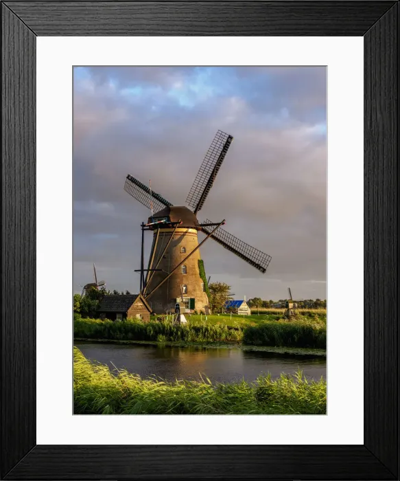 Framed Print : Windmill in Kinderdijk at sunset, UNESCO World Heritage Site, South Holland Framed Print : Windmill in Kinderdijk at sunset, UNESCO World Heritage Site, South Holland
