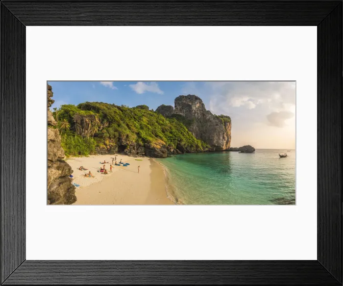 Framed Print : Ao Nui (Nui Beach), Ko Phi Phi Don, Krabi Province, Thailand. Karst rock formations Framed Print : Ao Nui (Nui Beach), Ko Phi Phi Don, Krabi Province, Thailand. Karst rock formations