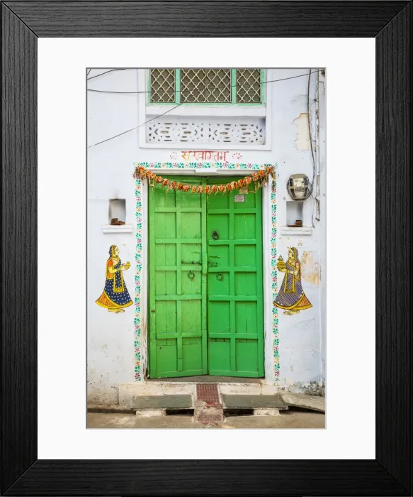 Framed Print : Colouful door in the old town of Udaipur, Rajasthan, India Framed Print : Colouful door in the old town of Udaipur, Rajasthan, India