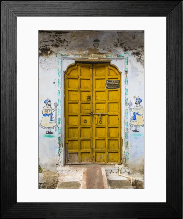 Framed Print : Colouful door in the old town of Udaipur, Rajasthan, India Framed Print : Colouful door in the old town of Udaipur, Rajasthan, India