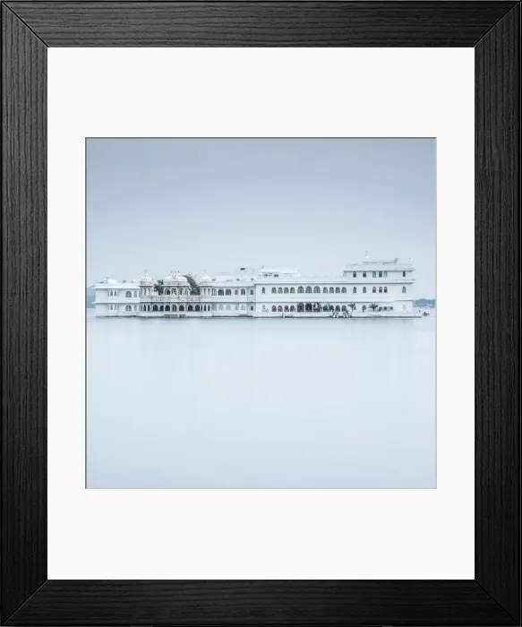Framed Print : Taj Lake Palace, Lake Pichola, Udaipur, Rajasthan, India Framed Print : Taj Lake Palace, Lake Pichola, Udaipur, Rajasthan, India