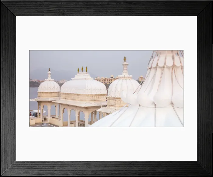 Framed Print : Taj Lake Palace, Lake Pichola, Udaipur, Rajasthan, India Framed Print : Taj Lake Palace, Lake Pichola, Udaipur, Rajasthan, India