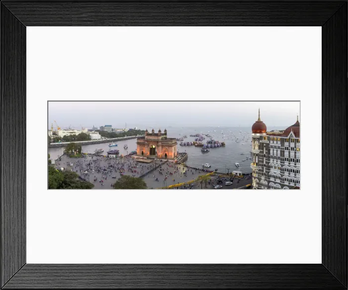 Framed Print : India, Mumbai, Maharashtra, The Gateway of India, monument commemorating the landing