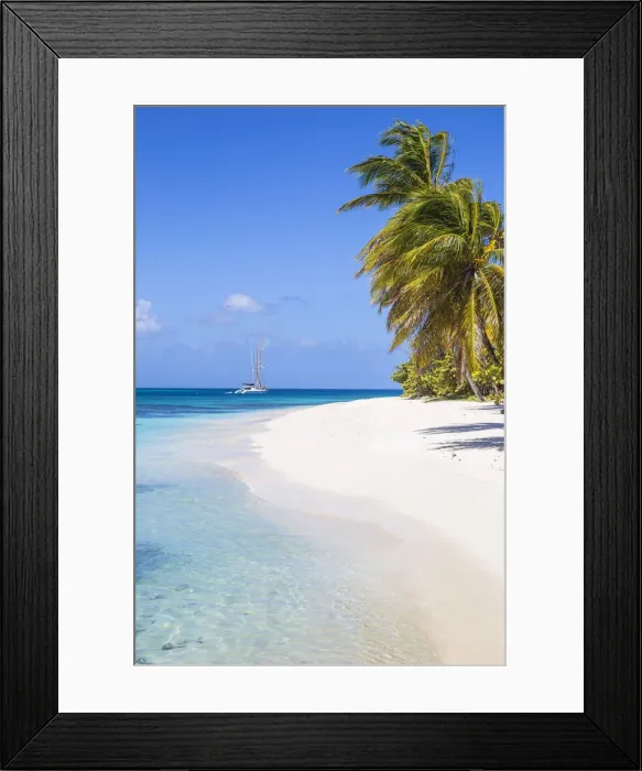Framed Print : St Vincent and The Grenadines, Petit St Vincent Framed Print : St Vincent and The Grenadines, Petit St Vincent