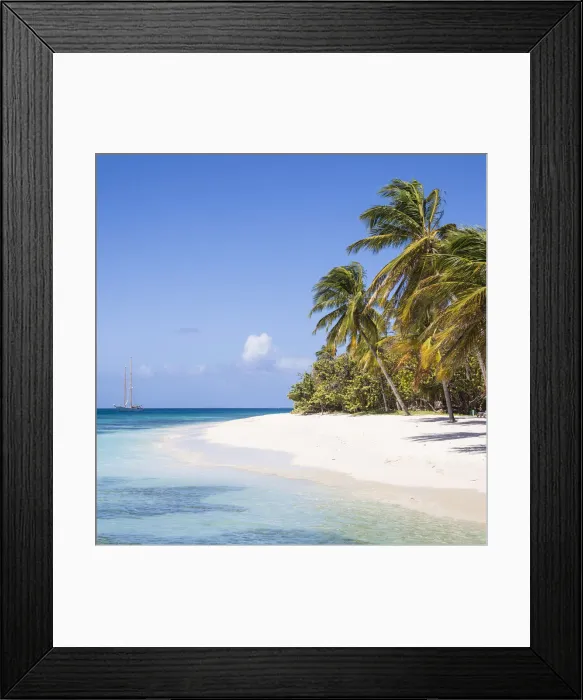 Framed Print : St Vincent and The Grenadines, Petit St Vincent Framed Print : St Vincent and The Grenadines, Petit St Vincent