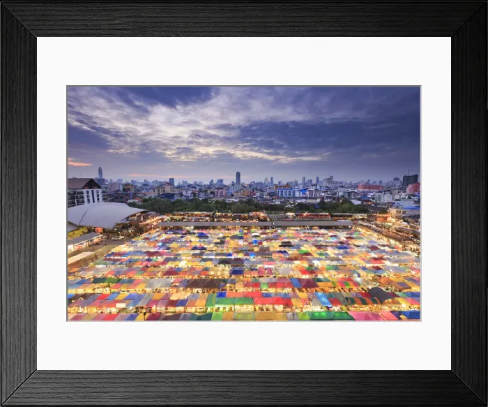 Framed Print : Thailand, Bangkok, Talad Rod Fad Ratchada (Train night market) Framed Print : Thailand, Bangkok, Talad Rod Fad Ratchada (Train night market)
