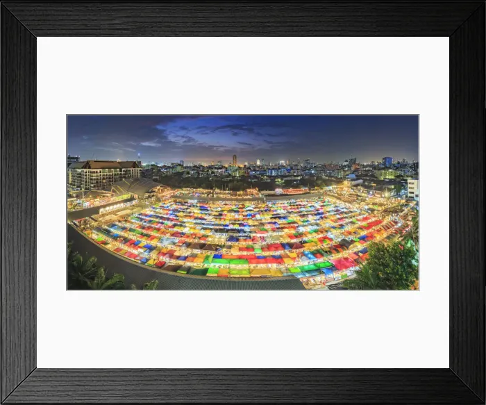 Framed Print : Thailand, Bangkok, Talad Rod Fad Ratchada (Train night market) Framed Print : Thailand, Bangkok, Talad Rod Fad Ratchada (Train night market)