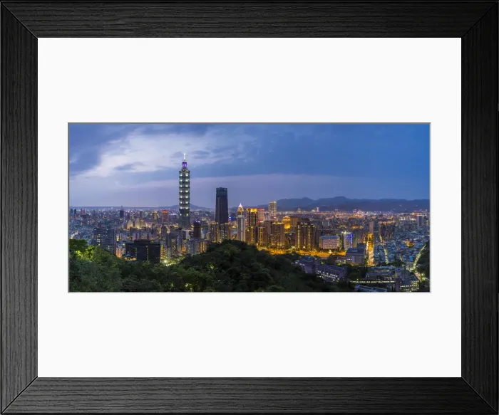 Framed Print : Taiwan, Taipei, City skyline and Taipei 101 building in the Xinyi district Framed Print : Taiwan, Taipei, City skyline and Taipei 101 building in the Xinyi district